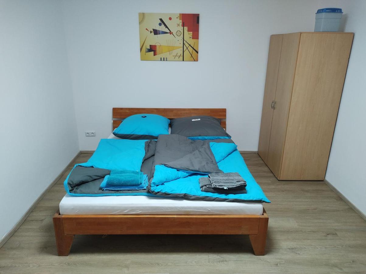 Проживание в семье Five Oaks *